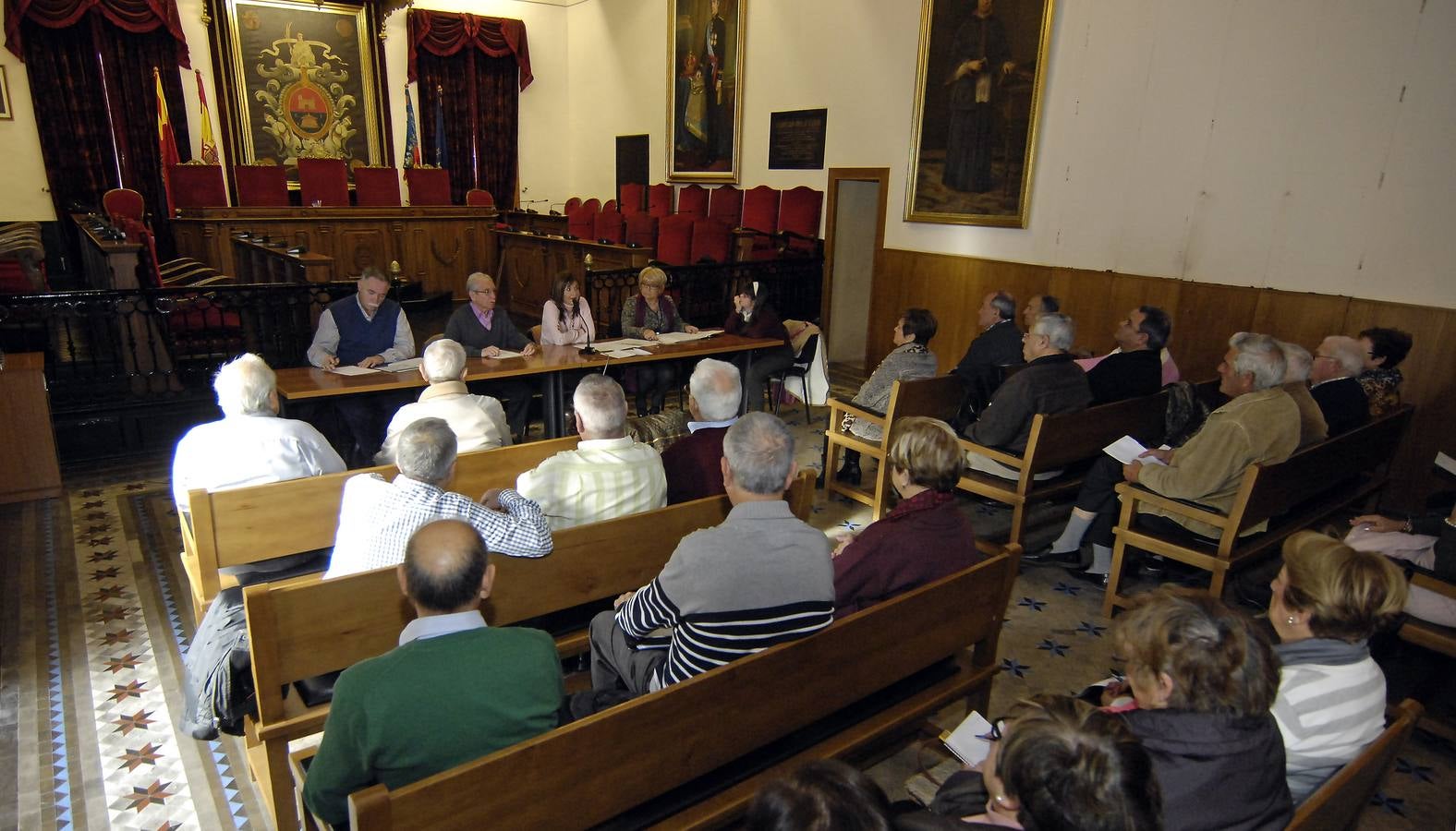 Consejo de la Tercera Edad en el Ayuntamiento de Elche