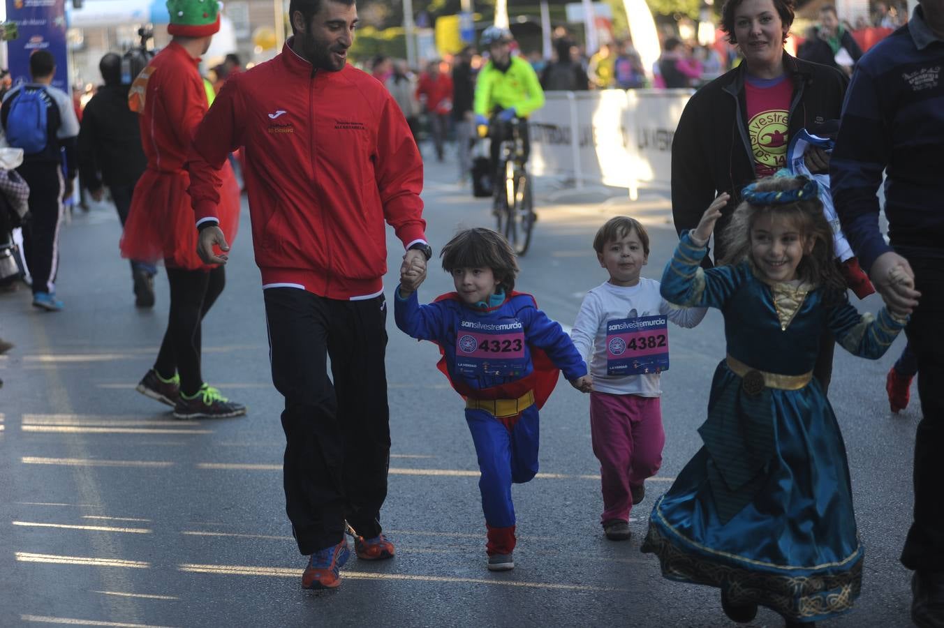 Los niños corren la San Silvestre de Murcia 2014