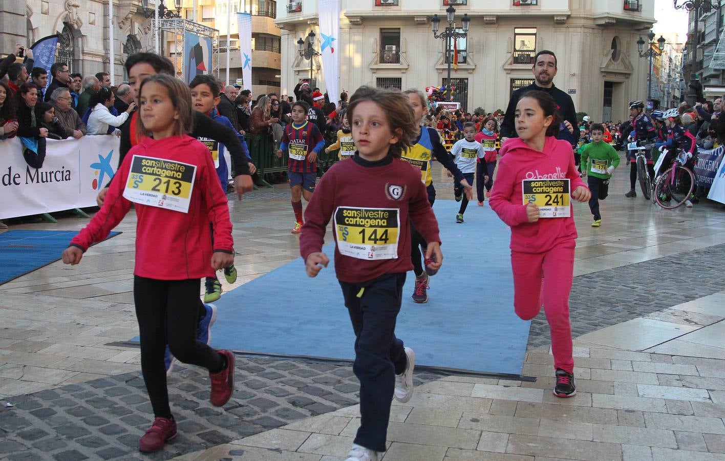 Los pequeños también disfrutan de la San Silvestre de Cartagena