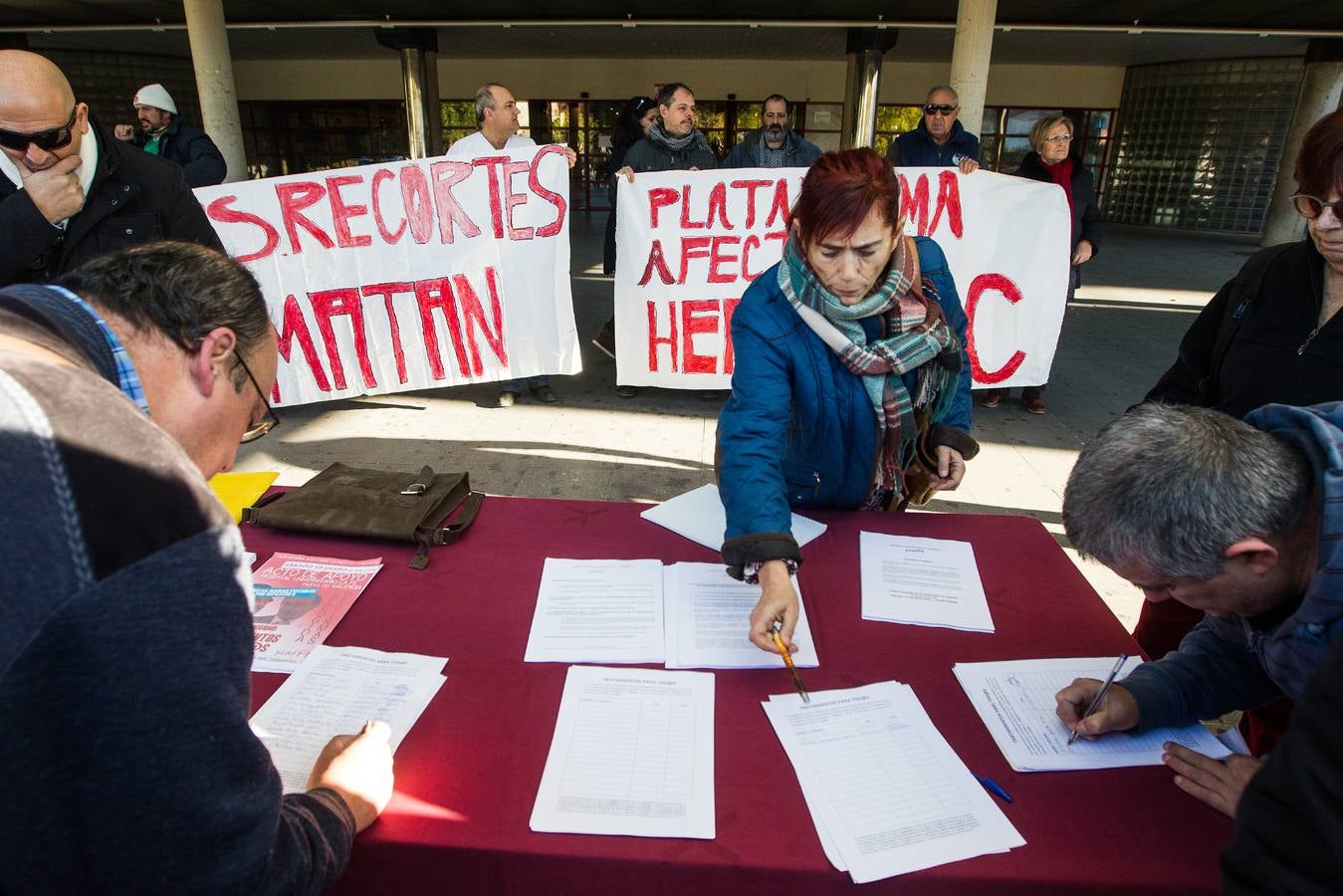 Manifestación de pacientes de hepatitis C en el Hospital de Alicante