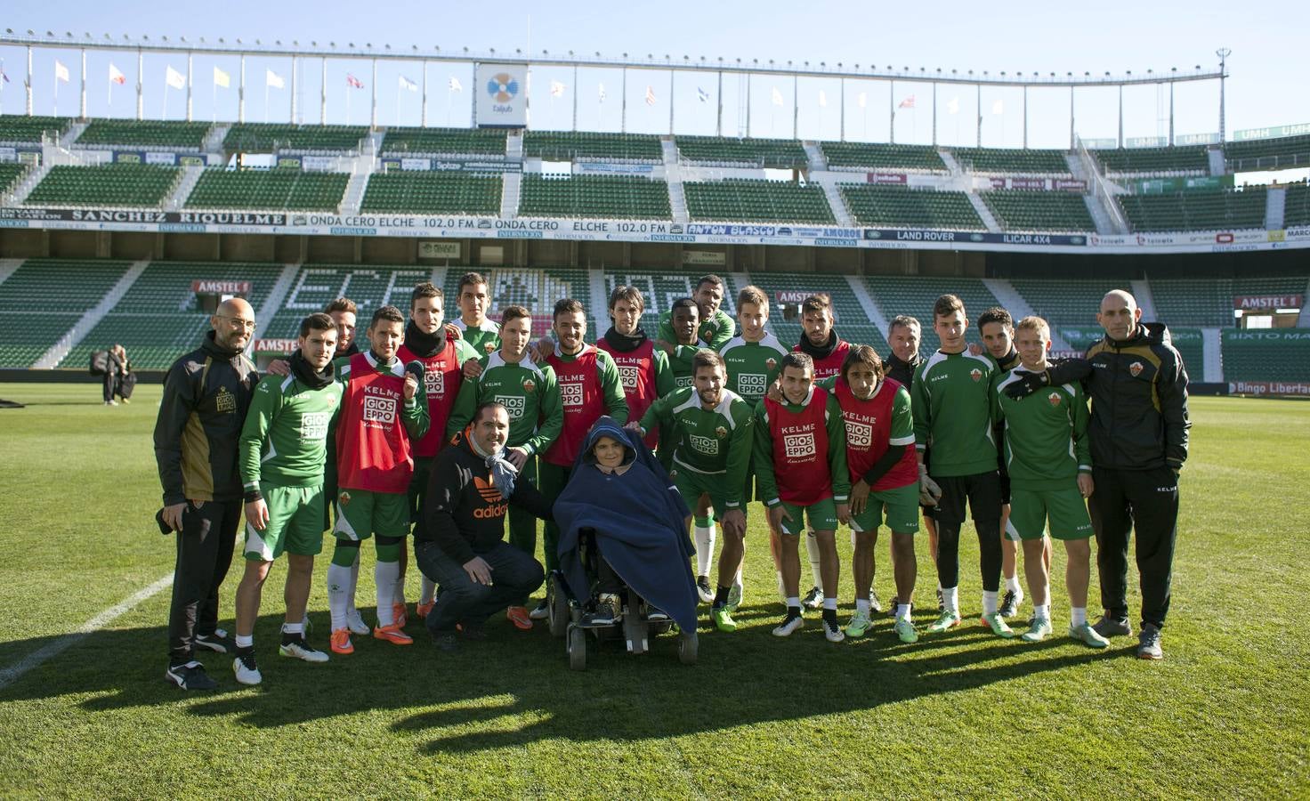 Las peñas del Elche animan al equipo