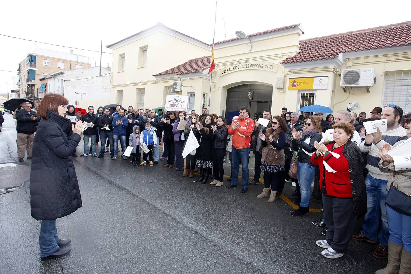 Concentración para apoyar al guardia civil encarcelado por llamar «maricón» a un superior
