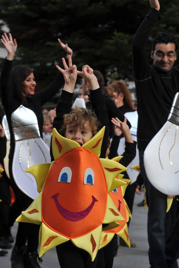 Los más pequeños de Cabezo de Torres rompieron ayer el hielo de los desfiles