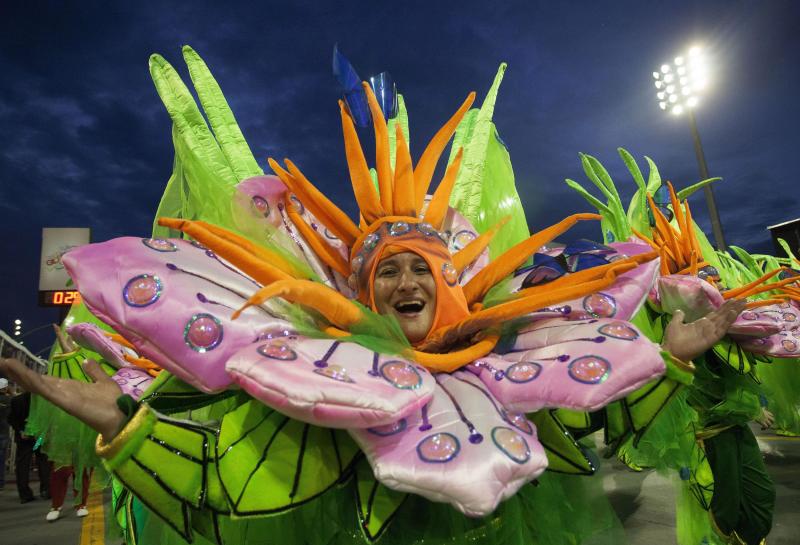 Locura carnavalera en Brasil