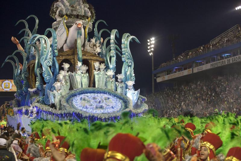 Locura carnavalera en Brasil