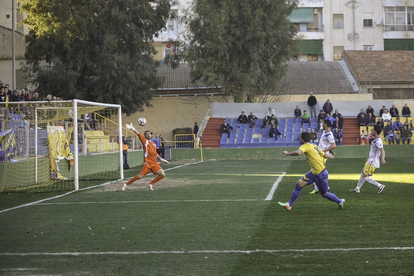 Goleada del Orihuela a un alicaído Torrevieja