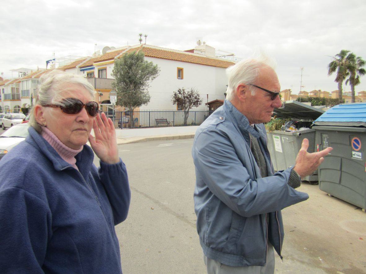 Acumulación de basuras en urbanizaciones de Orihuela
