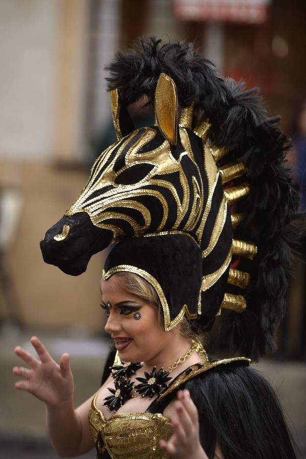 Pablo Iglesias y La Pantoja bailan en Cabezo de Torres