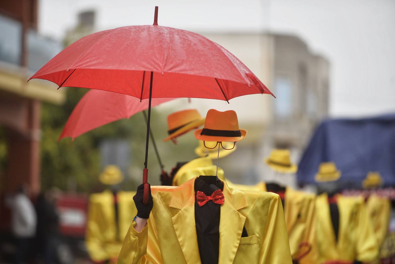 Pablo Iglesias y La Pantoja bailan en Cabezo de Torres