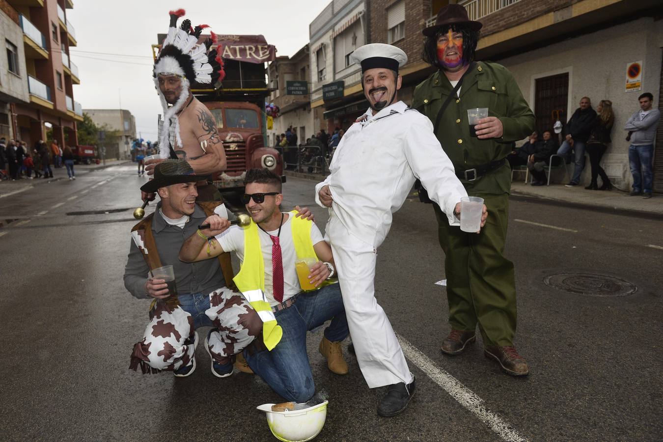 Pablo Iglesias y La Pantoja bailan en Cabezo de Torres