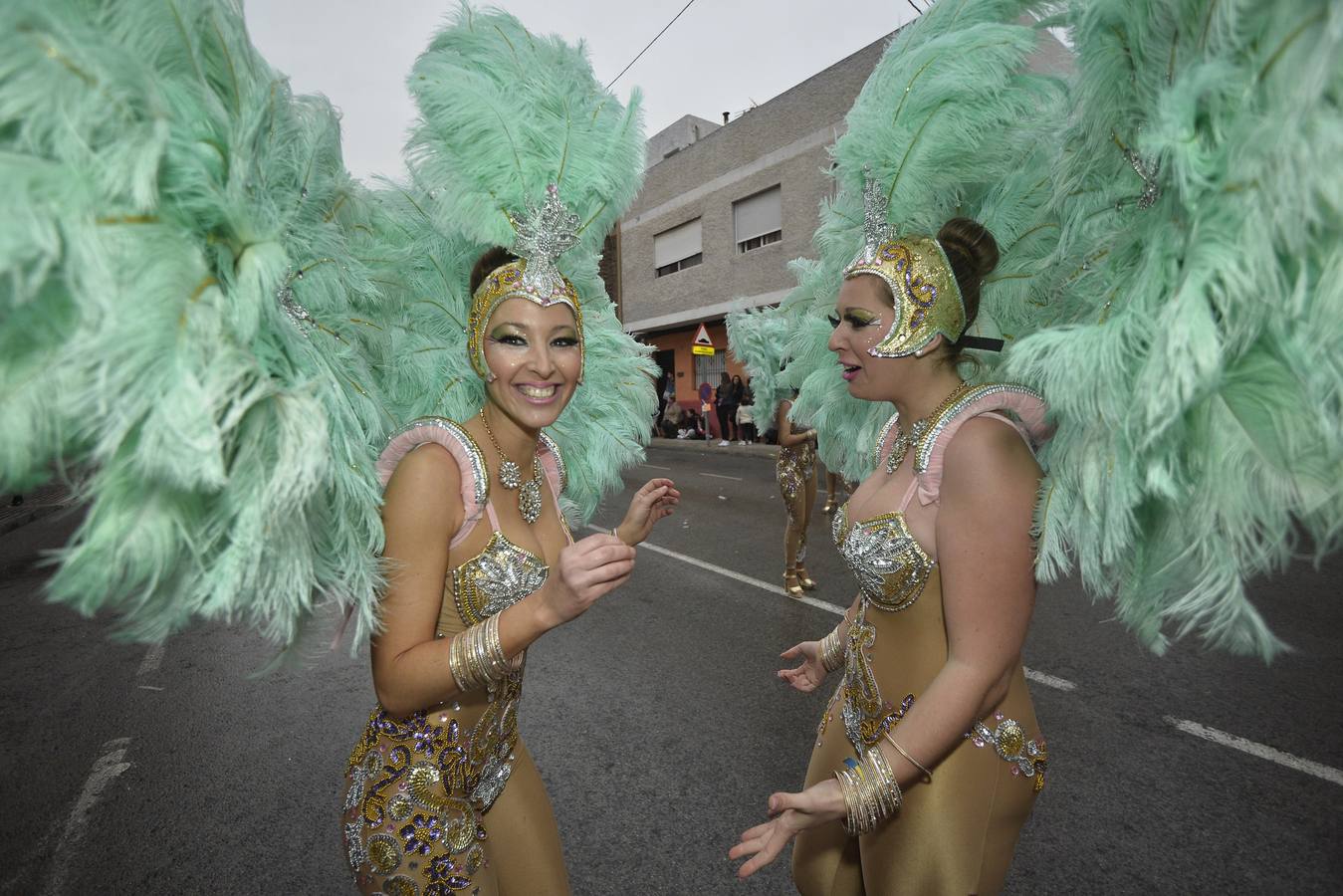 Pablo Iglesias y La Pantoja bailan en Cabezo de Torres