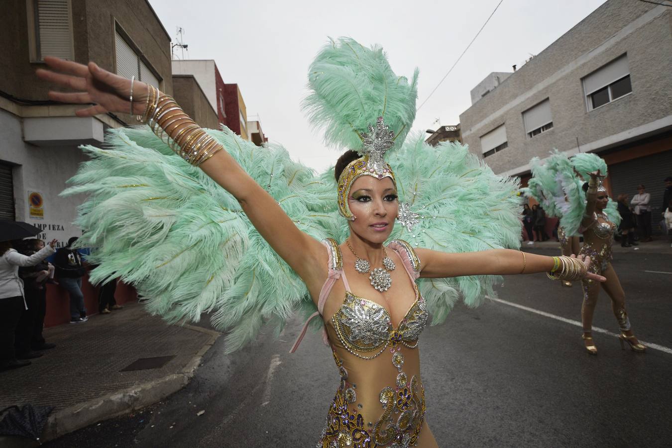 Pablo Iglesias y La Pantoja bailan en Cabezo de Torres