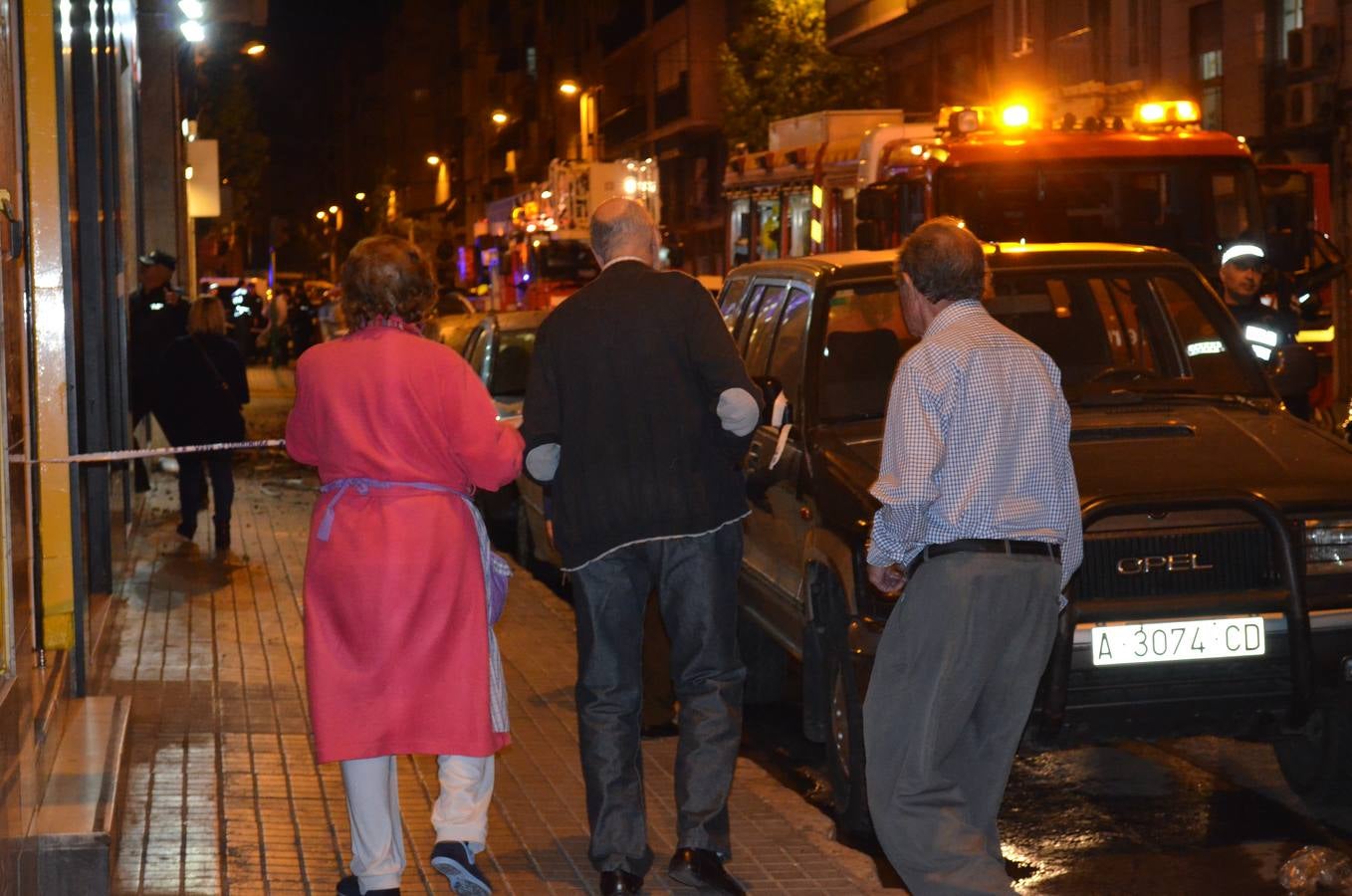 Fallece una anciana y otras 5 personas son atendidas en un incendio en Elche