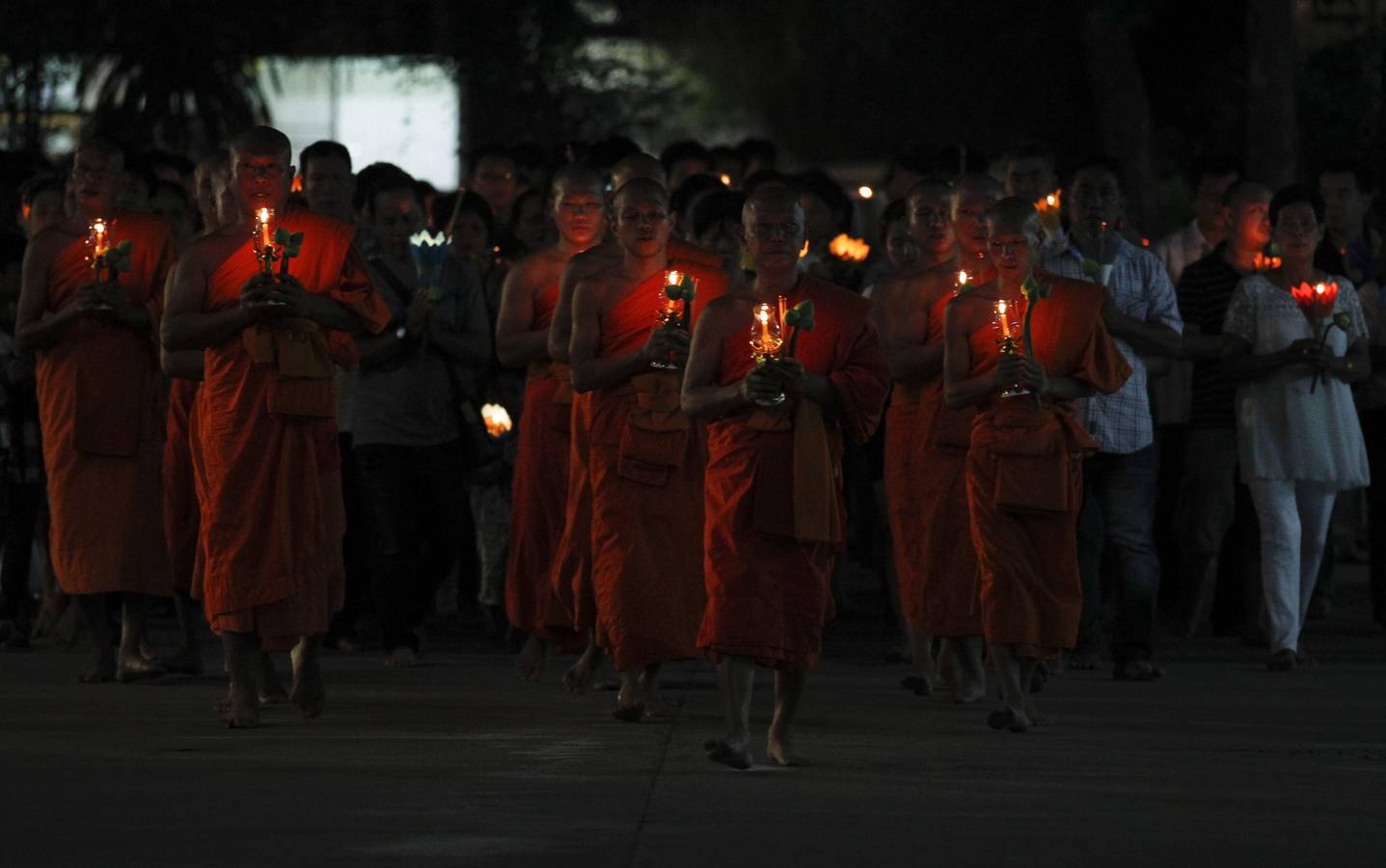 Festividad del Makha Bucha en Tailandia