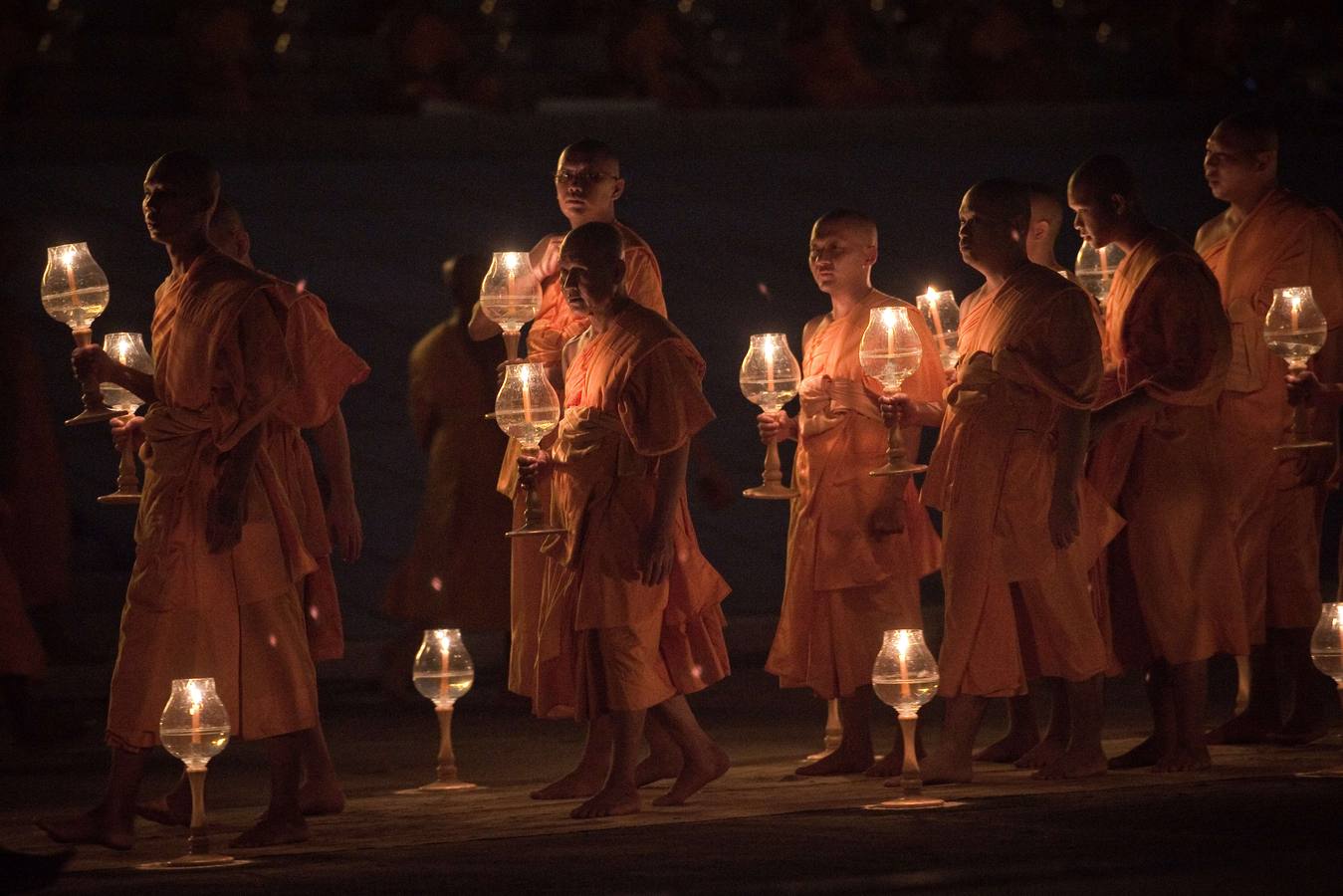 Festividad del Makha Bucha en Tailandia