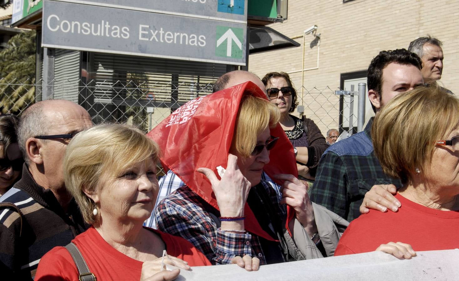 El Hospital del Elche prohíbe una concentración de enfermos de hepatitis