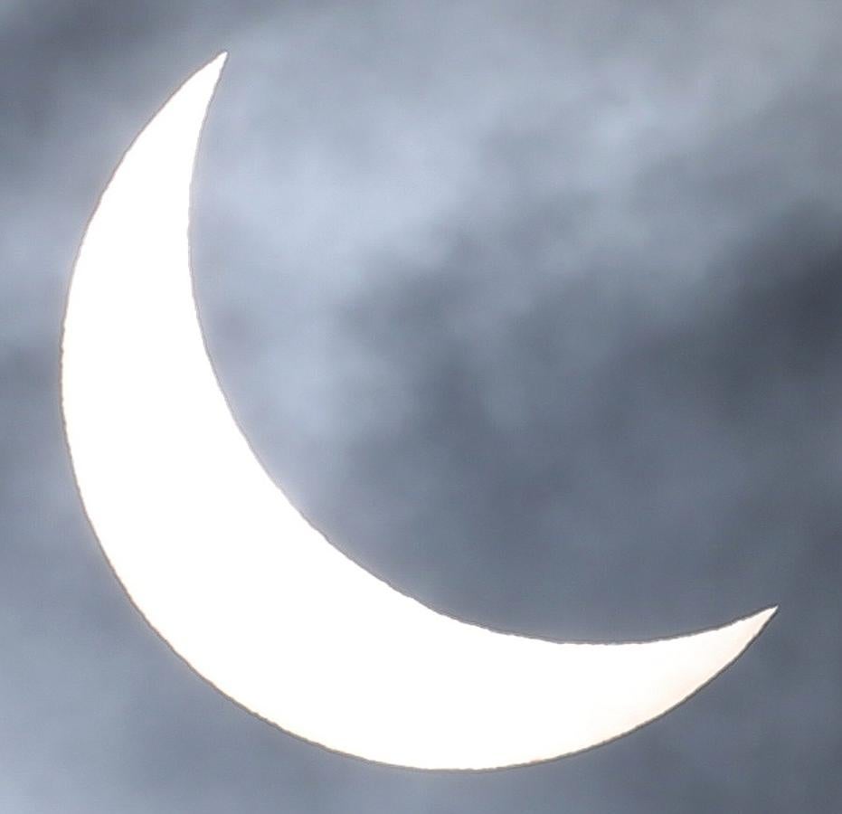 Eclipse solar 2015: Así se ha vivido. PLYMOUTH (REINO UNIDO). Una imagen del  eclipse parcial de Sol con el que se despide el invierno y que  será total en las islas Feroe (Atlántico norte) y en las Svalbard (océano Glacial Ártico)