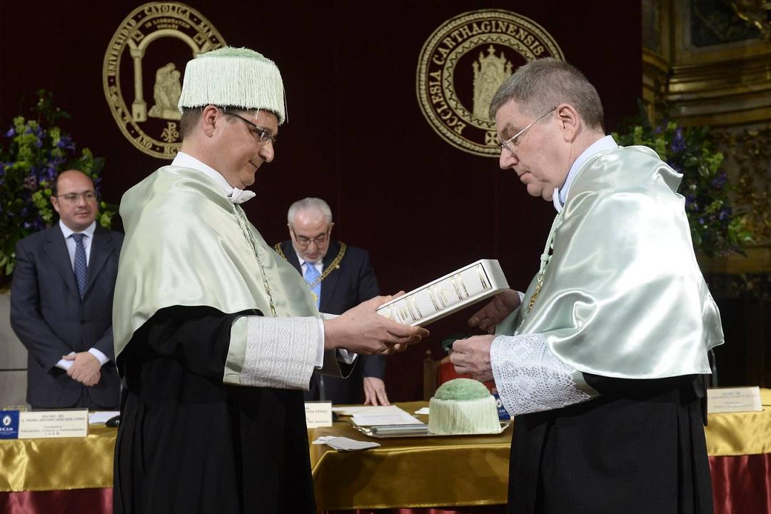 Thomas Bach, investido doctor honoris causa en la UCAM