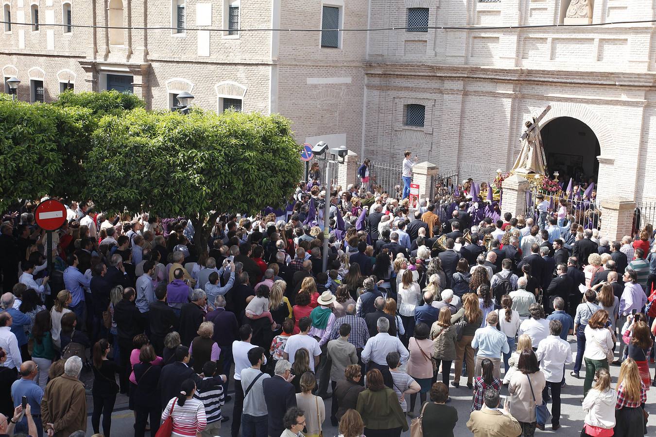 Nuestro Padre Jesús vuelve entre cantos