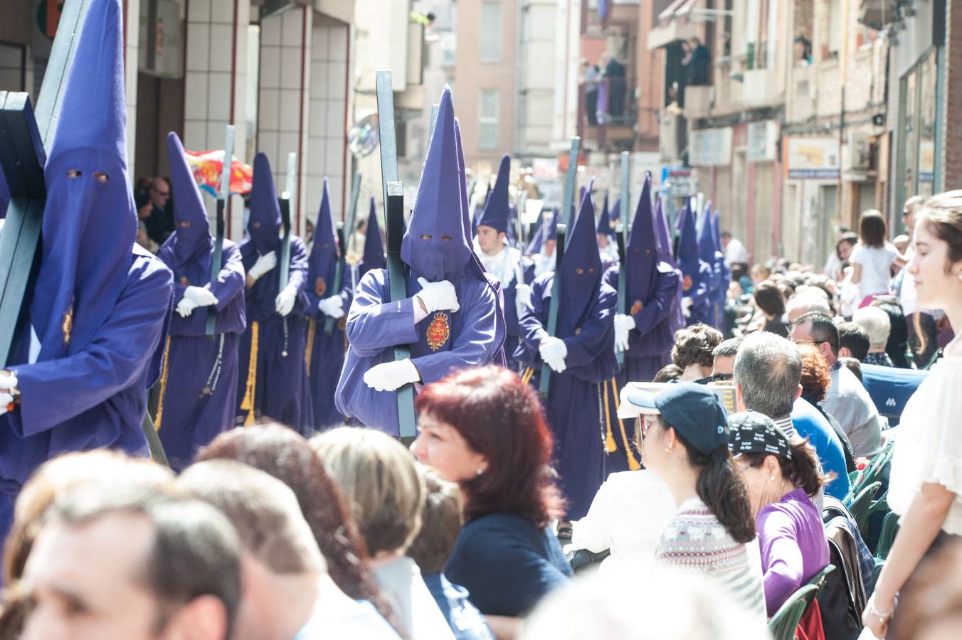 Calles repletas en una mañana primaveral para ver &#039;los Salzillos&#039;