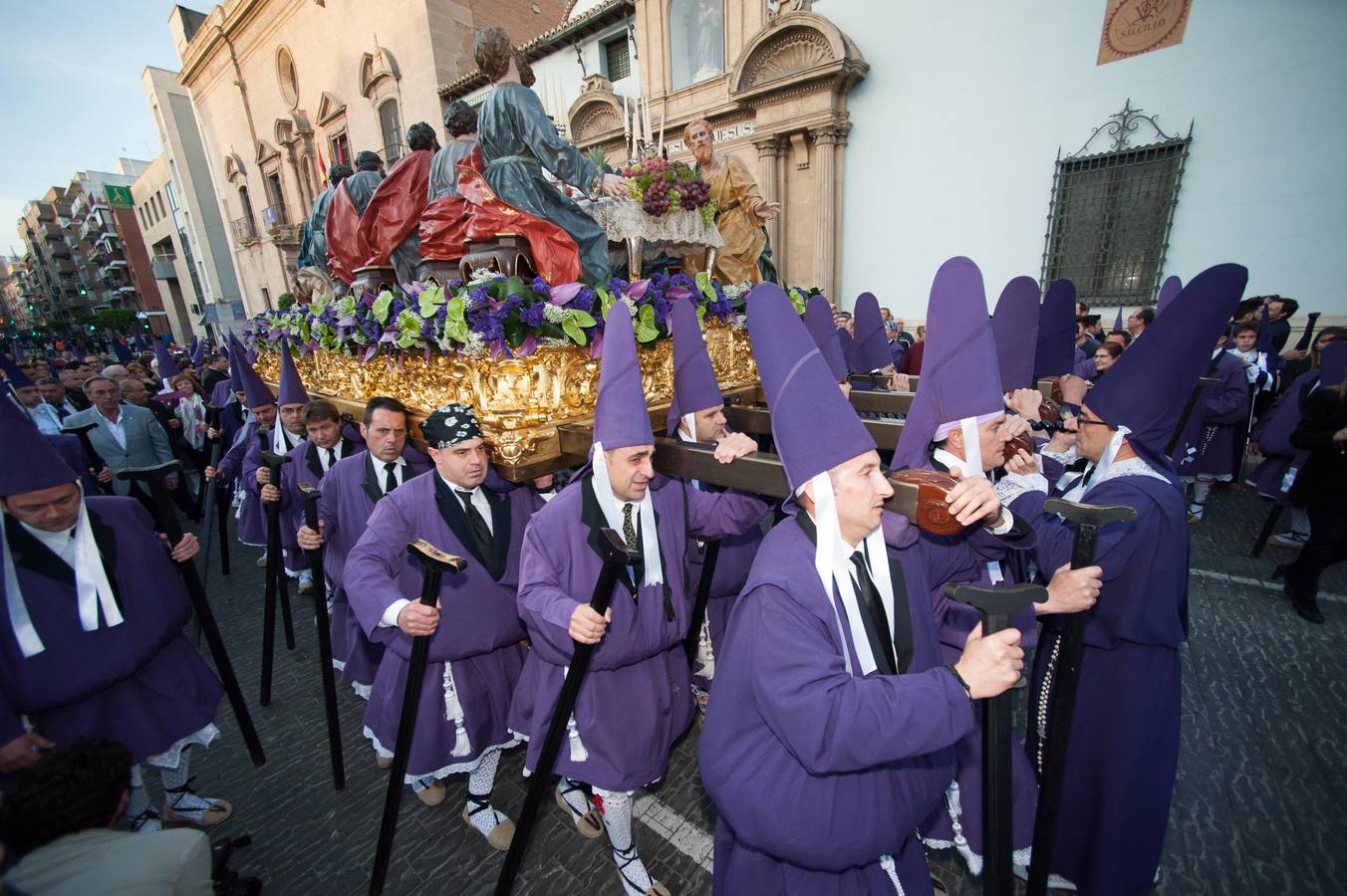 El morado toma el Viernes Santo murciano