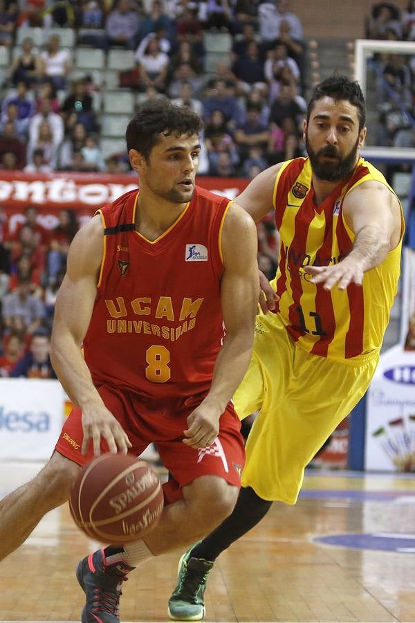 El UCAM Murcia pierte ante el FC Barcelona por un espeso ataque (64-76)