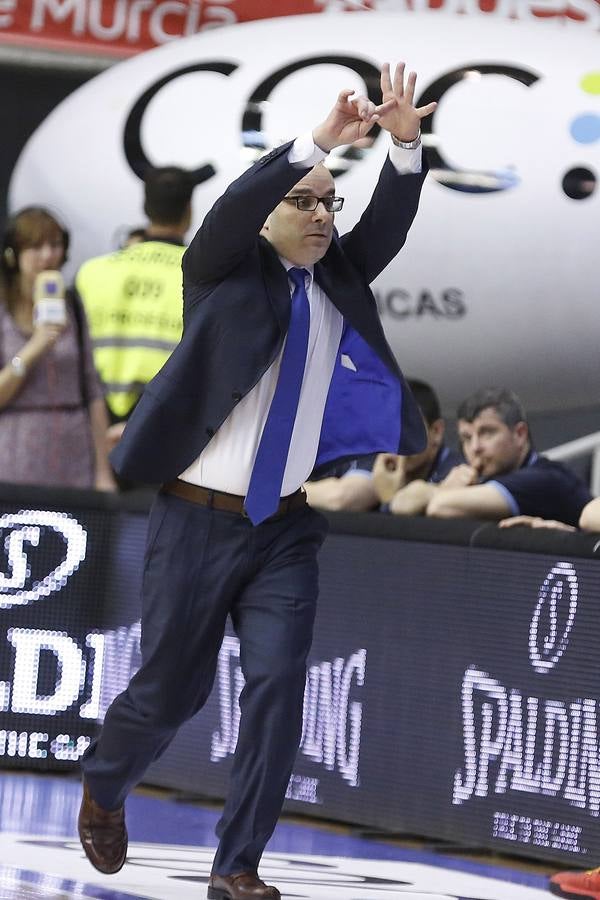 El UCAM Murcia pierte ante el FC Barcelona por un espeso ataque (64-76)