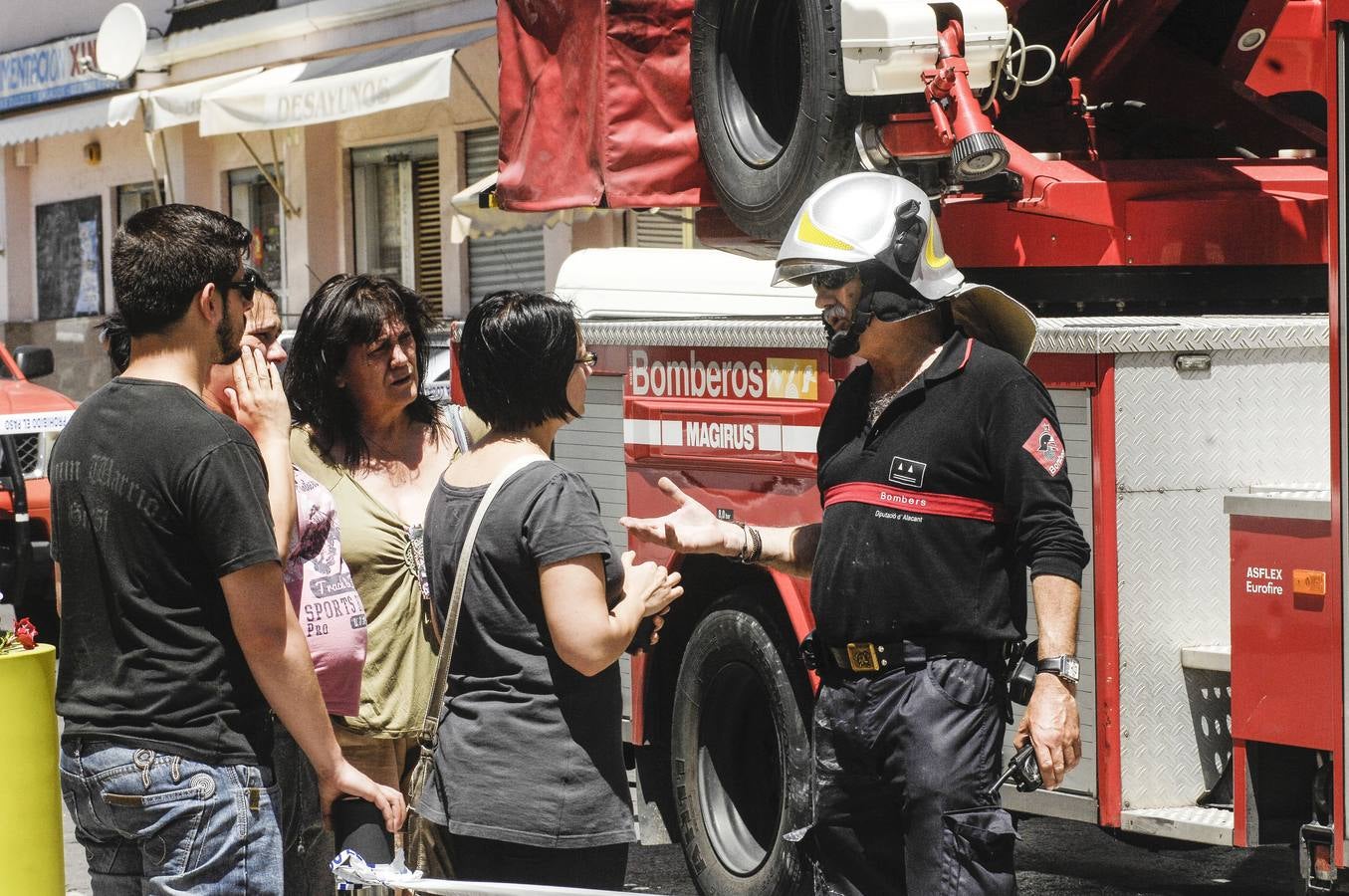 Incendio en una vivienda de la calle Ausiás March