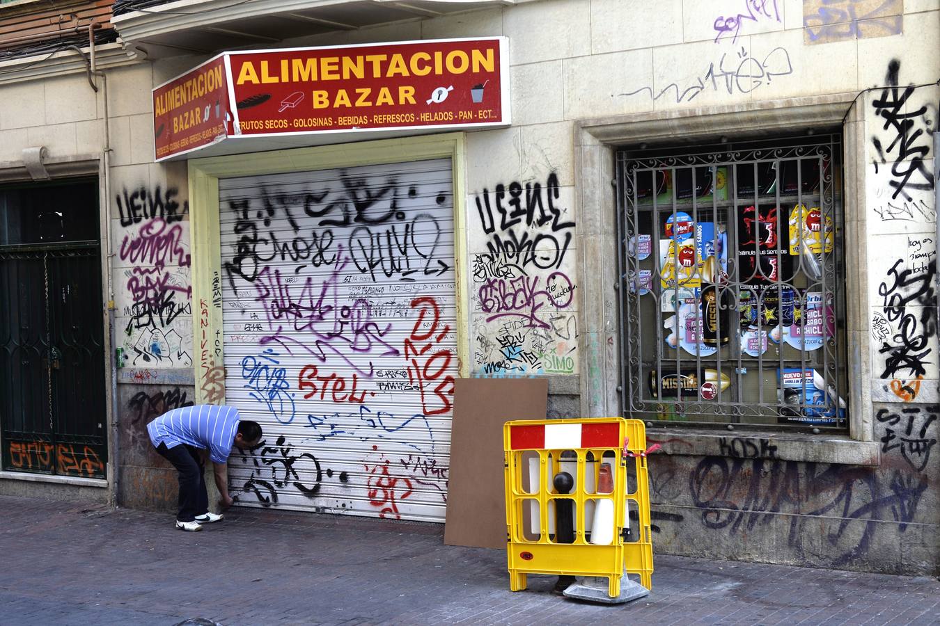 Las pintadas indignan a los vecinos