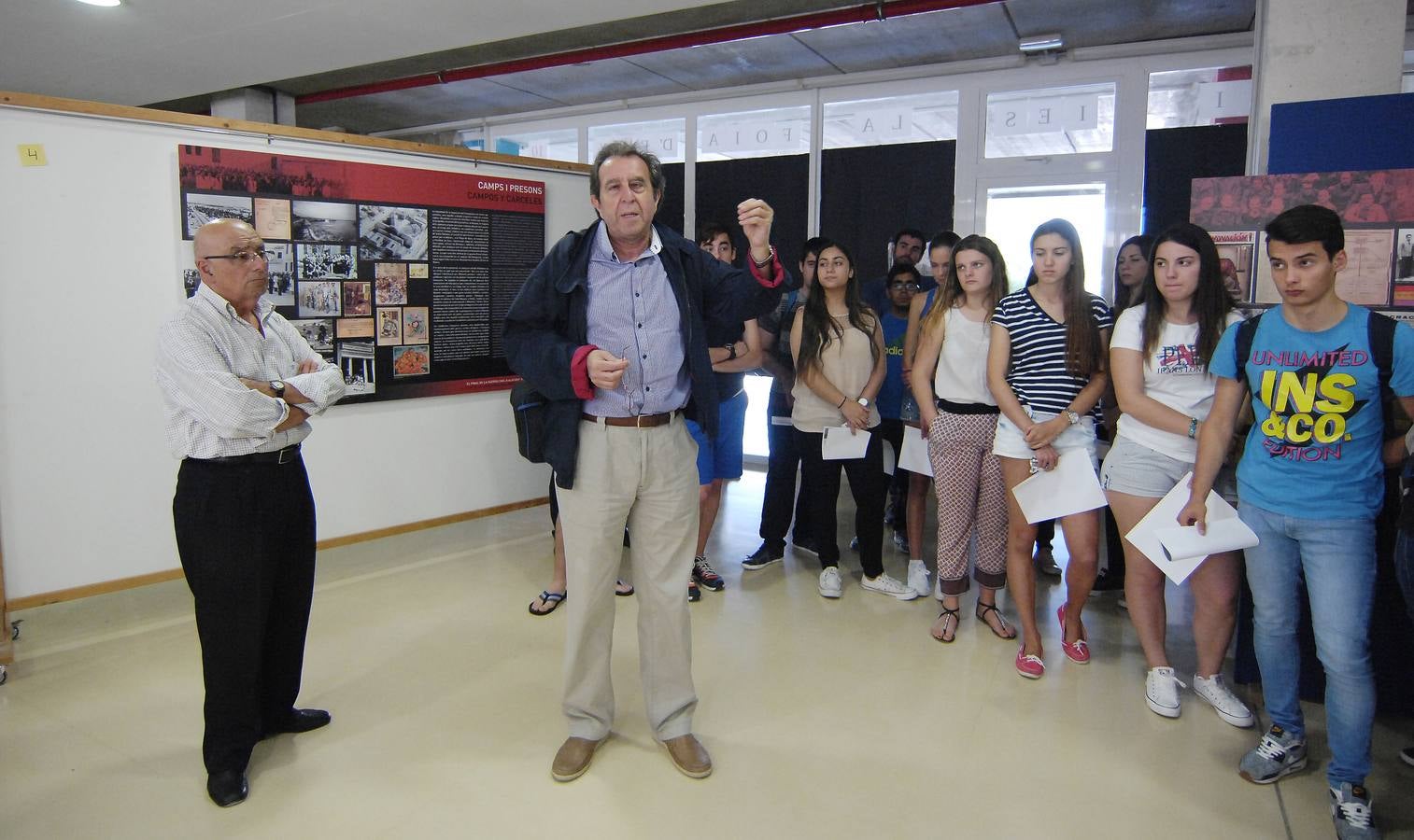 Exposición en el IES La Foia de Elche