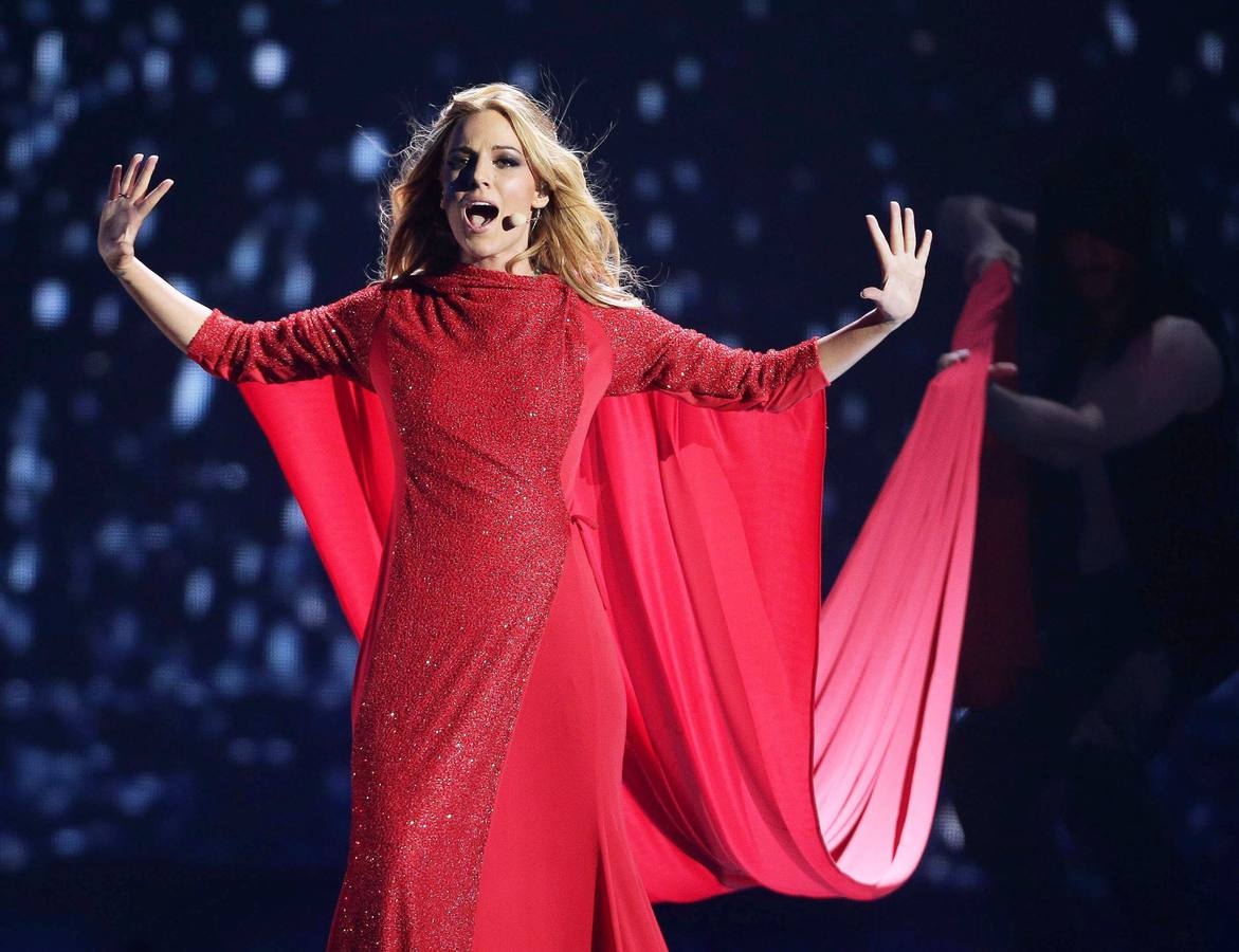 Edurne, de rojo deslumbrante.