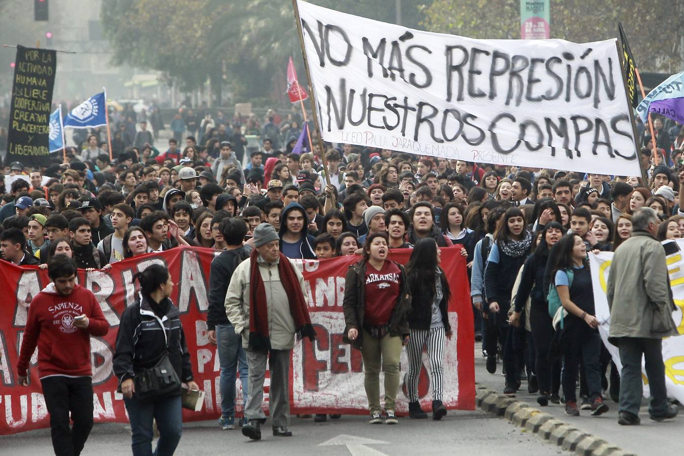 Estudiantes chilenos en pie de guerra
