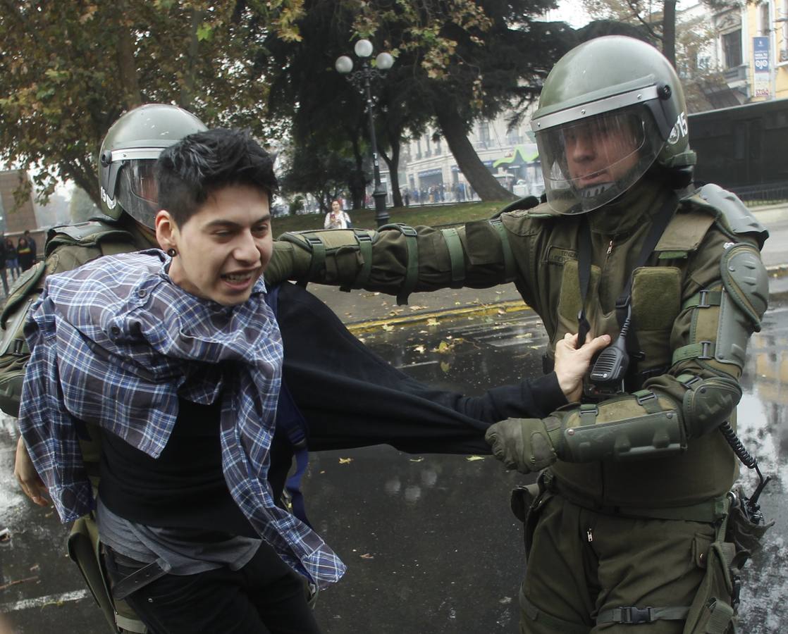 Estudiantes chilenos en pie de guerra