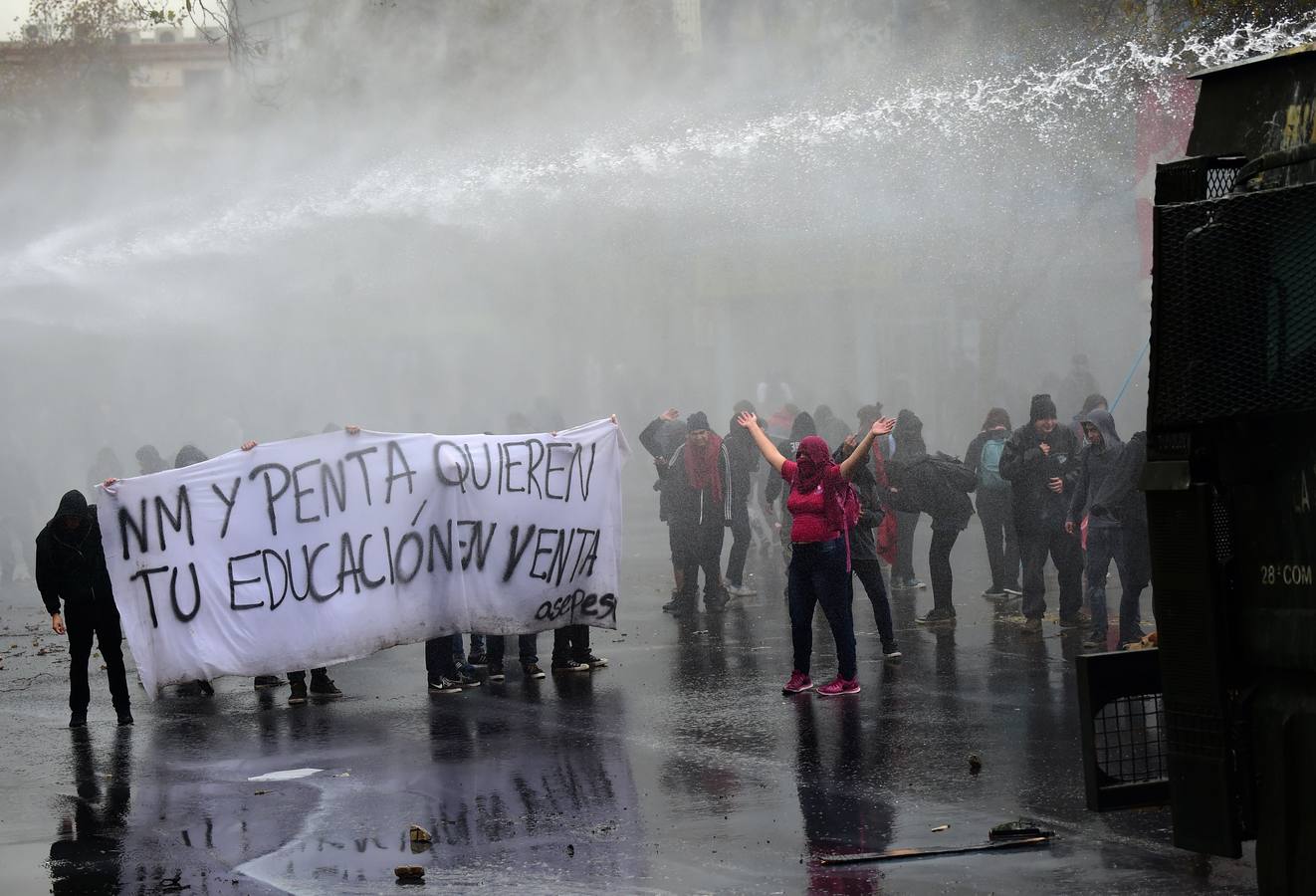 Estudiantes chilenos en pie de guerra