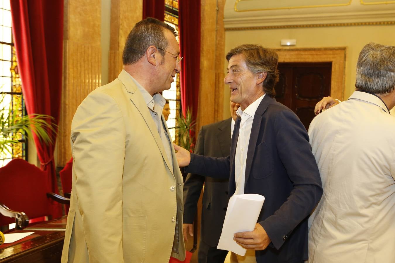 El Pleno de los abrazos