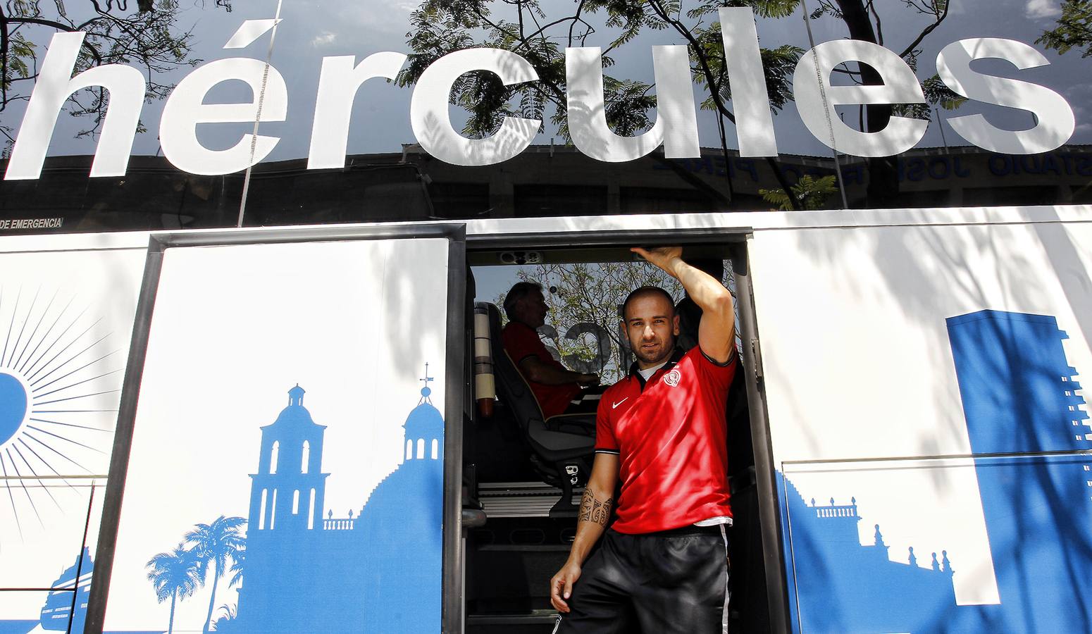 El Hércules pone rumbo a Cádiz