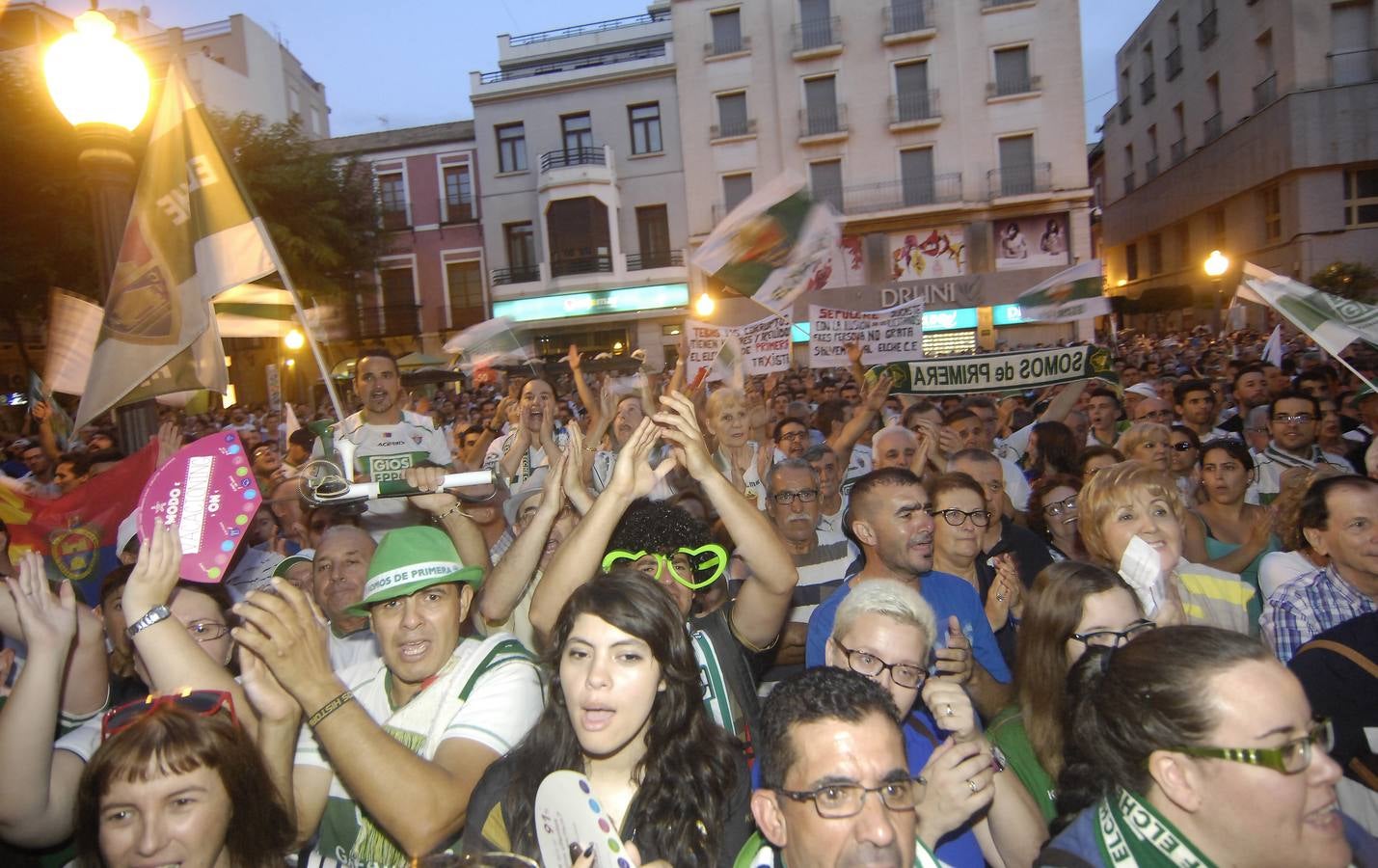 Manifestación por el descenso del Elche CF