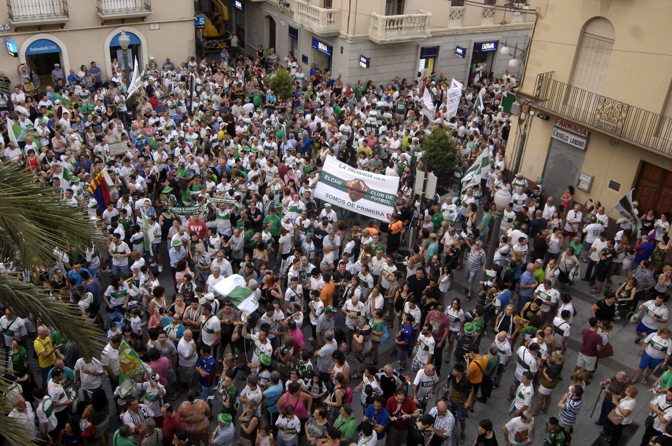 Manifestación por el descenso del Elche CF