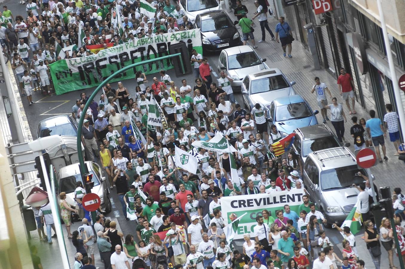 Manifestación por el descenso del Elche CF