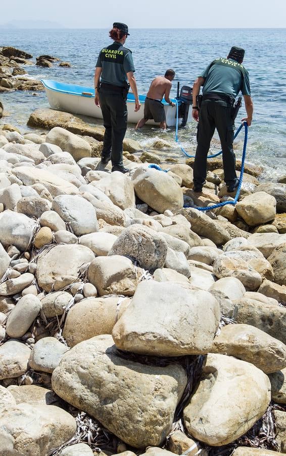 Localizan una patera en la costa de El Campello