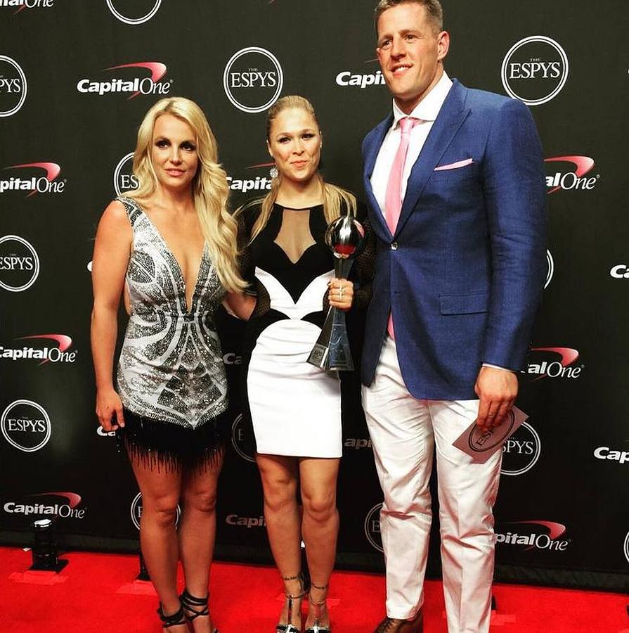 Britney Spears,Serena y J.J Watt. 