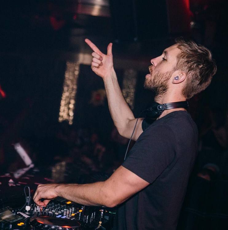 Calvin Harris se desnuda para Emporio Armani