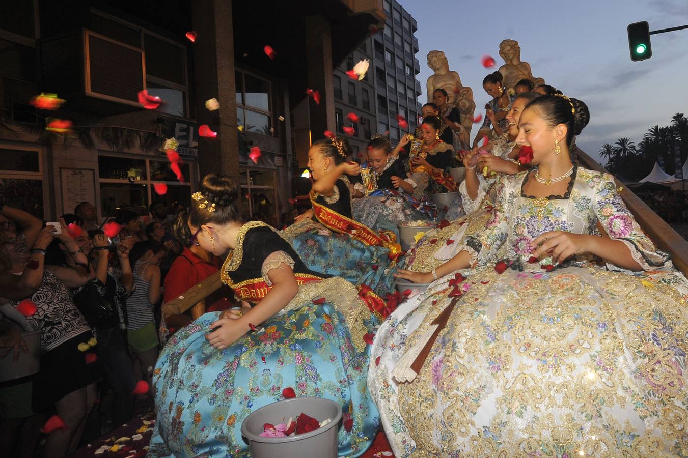 Batalla de flores de las Fiestas de Elche