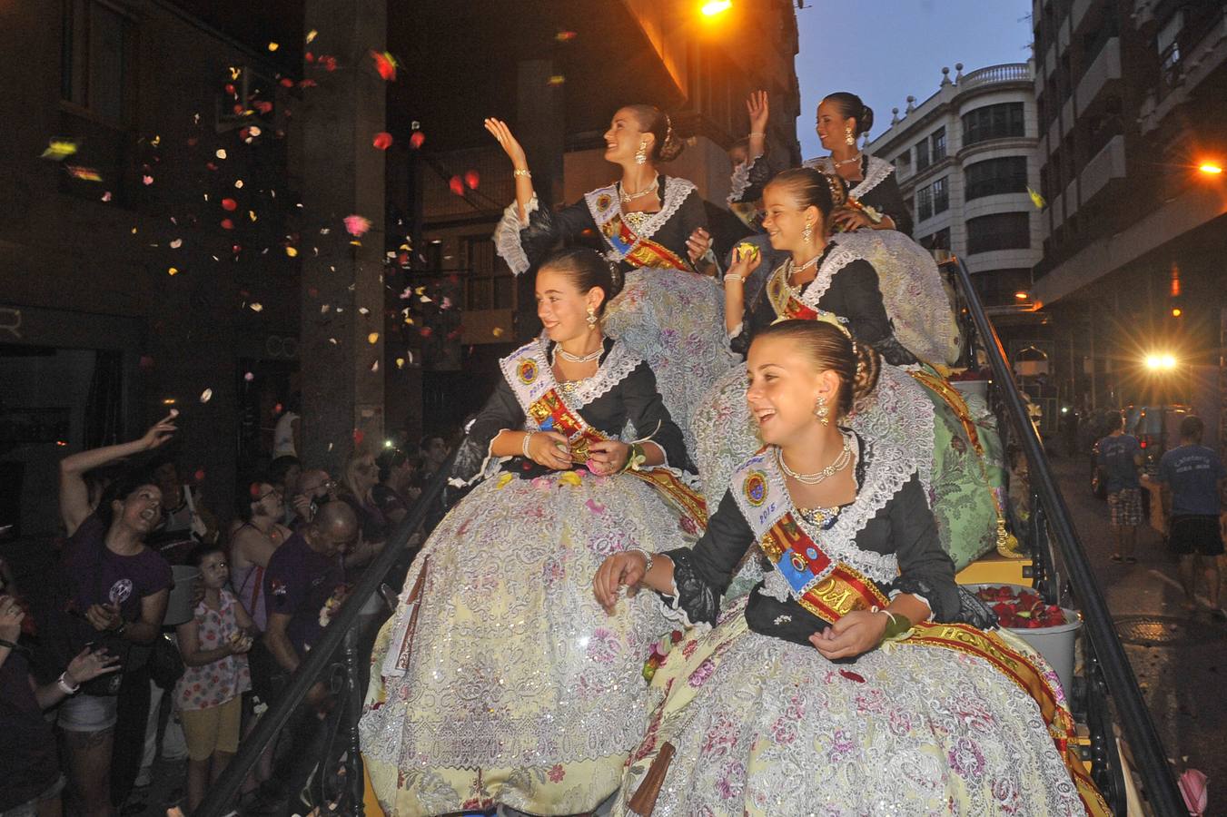 Batalla de flores de las Fiestas de Elche