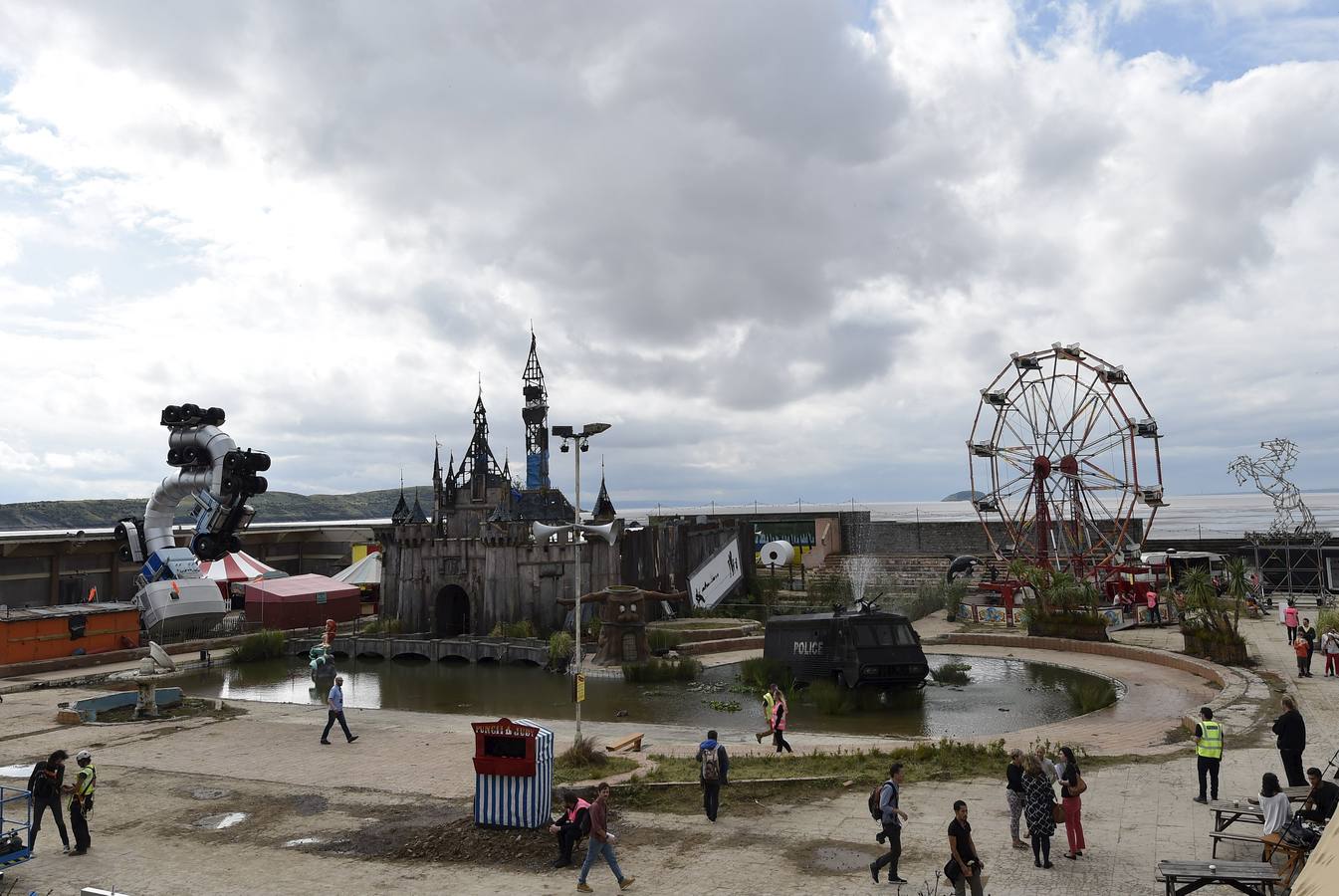 Banksy crea su propio parque de atracciones