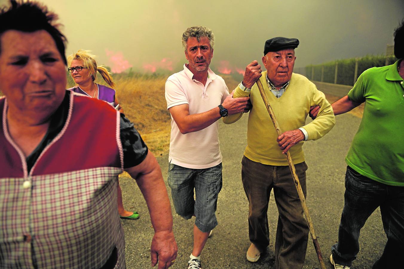 Un devastador incendio sacude Orense