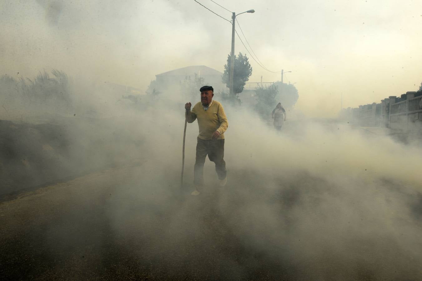 Un devastador incendio sacude Orense