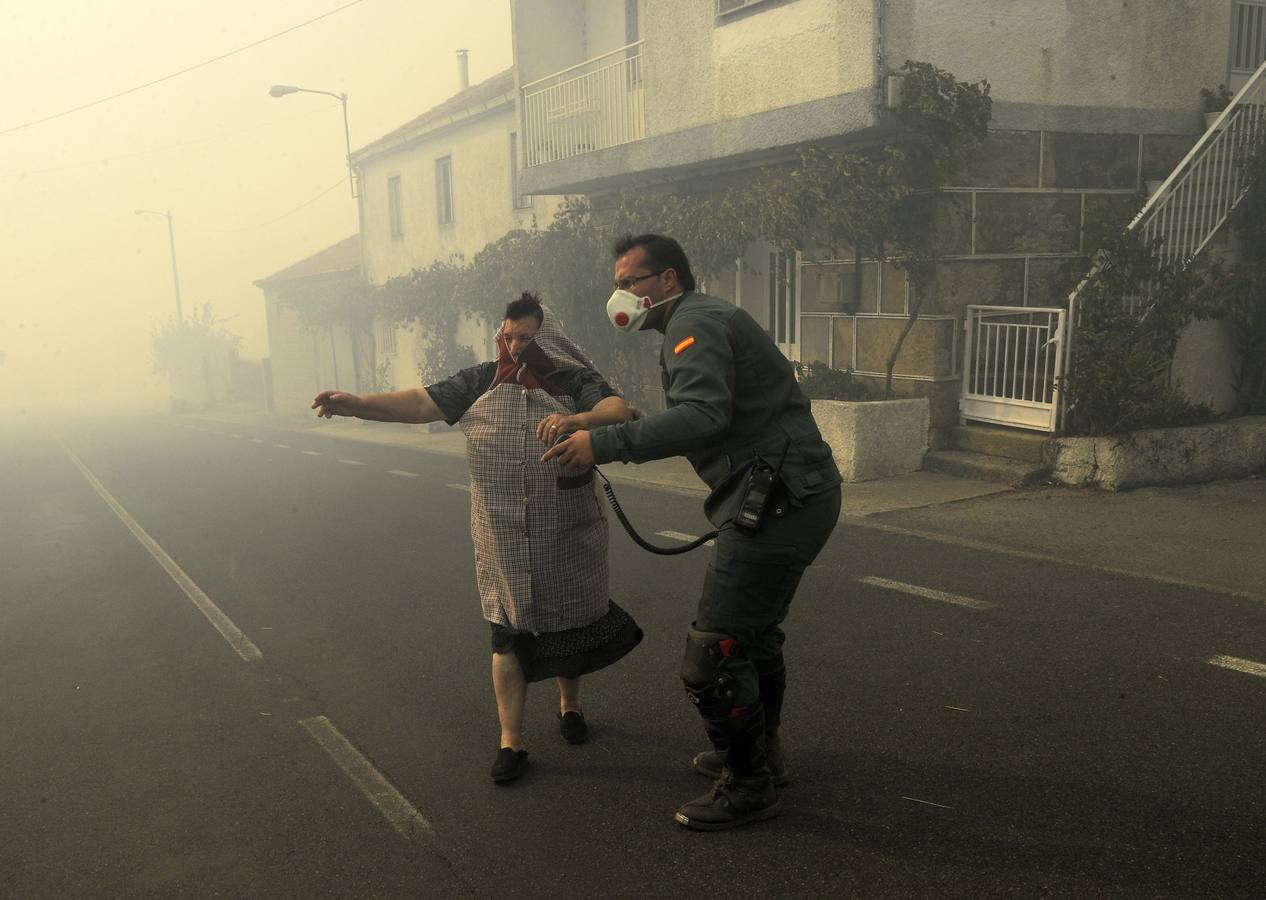 Un devastador incendio sacude Orense