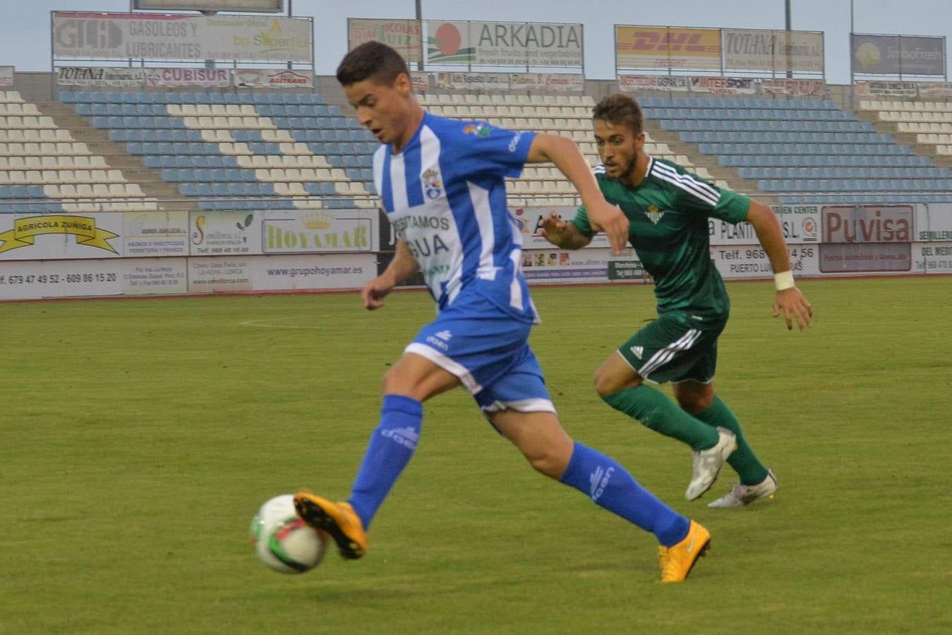 Las mejores imágenes del choque entre La Hoya Lorca y Betis B