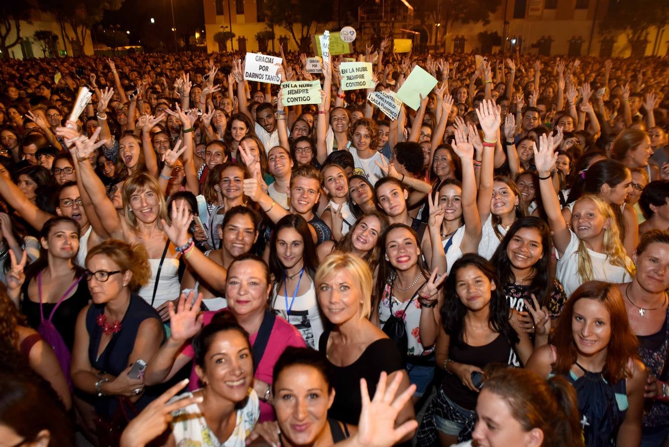 Pablo Alborán congrega a miles de fans en Murcia